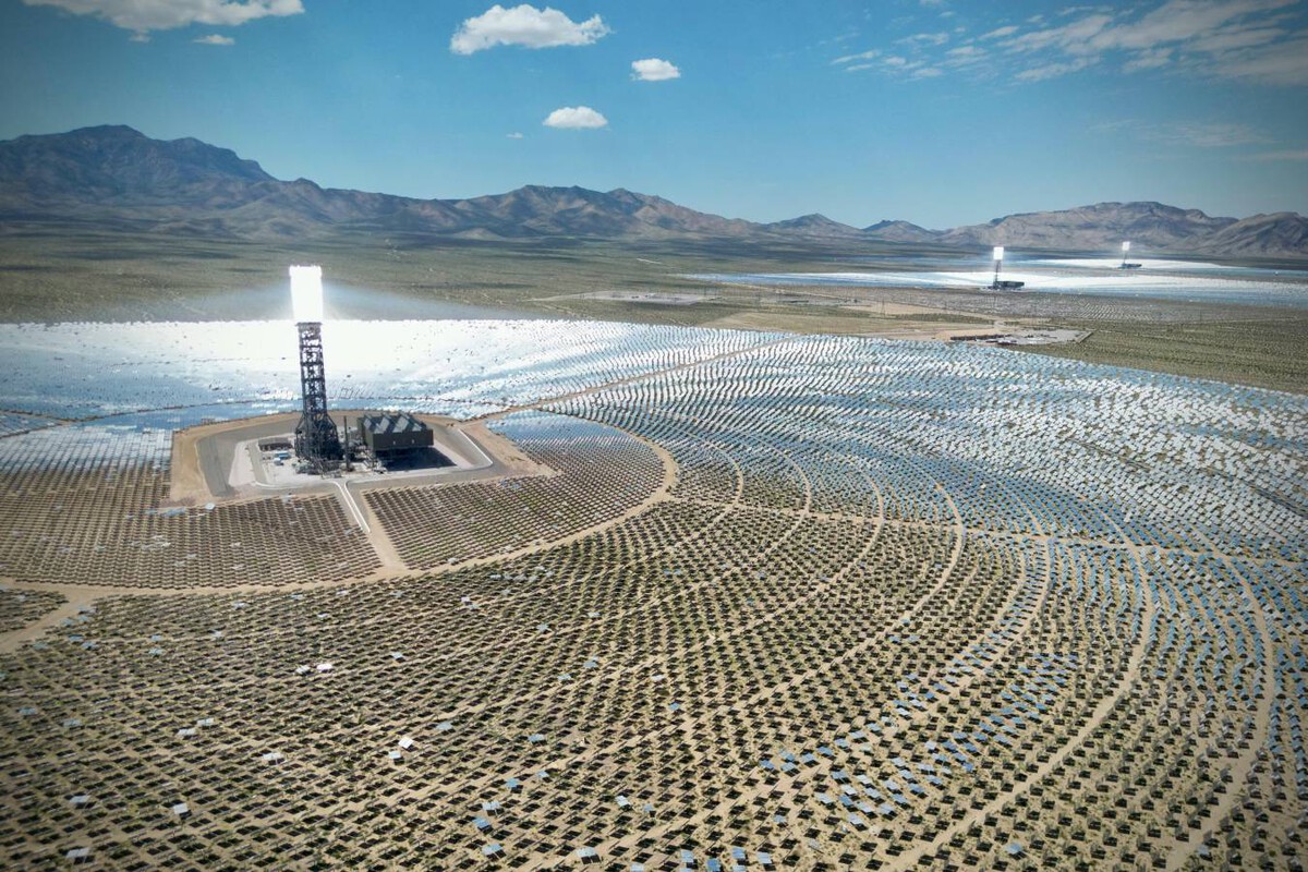 Inaugurada em 2014 como a maior usina de energia solar térmica do mundo, ela será encerrada após 11 anos; o motivo: incinerava pássaros